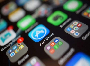 生活可以离开手机，手机却离不开生活